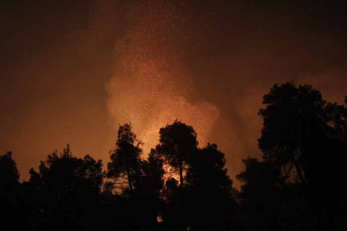 Meteo: 20% κάτω οι μεγάλες πυρκαγιές, 270% πάνω οι καμένες εκτάσεις στην Ελλάδα. 1,6 εκατ. στρέμματα γης έχουν γίνει στάχτη (γραφήματα)