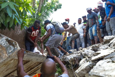 Αϊτή. Στους 724 εκτοξεύθηκε ο αριθμός των νεκρών από το σεισμό – Πάνω από 2800 τραυματίες