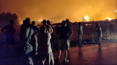 Μαίνεται η πυρκαγιά στη Λίμνη Ευβοίας-Υπό έλεγχο στη Ρόδο-Καλύτερη εικόνα σε Βασιλίτσι, Βλαχόπουλο, Καστάνια