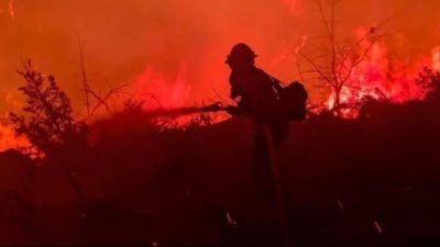 ΗΠΑ. Στο έλεος καταστροφικών πυρκαγιών η Καλιφόρνια- Τουλάχιστον 2 τραυματίες στο νοσοκομείο (Βίντεο)