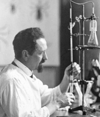 Ο άνθρωπος που ανακάλυψε το εμβόλιο κατά του τύφου και έσωσε χιλιάδες θύματα του Β΄ παγκοσμίου πολέμου
