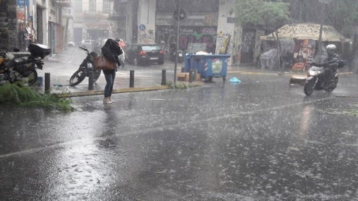 Kαιρός. Ραγδαία μεταβολή από το απόγευμα με κρύο, βροχές και χιόνια στα ορεινά της χώρας