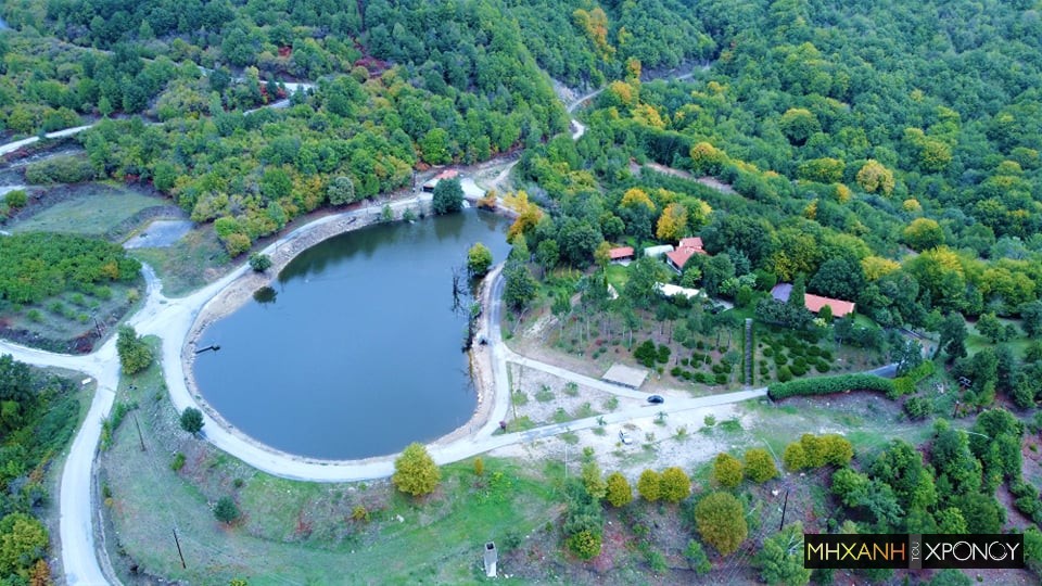 Το χωριό με τις τρεις λίμνες και τους καταρράκτες. Γιατί οι περισσότεροι κάτοικοί του είναι και συνέταιροι; (drone)