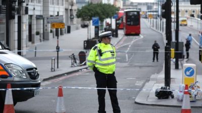 Πέθανε ο βουλευτής στη Βρετανία μετά την επίθεση με μαχαίρι- Επί 2 ώρες προσπαθούσαν να τον σώσουν οι γιατροί