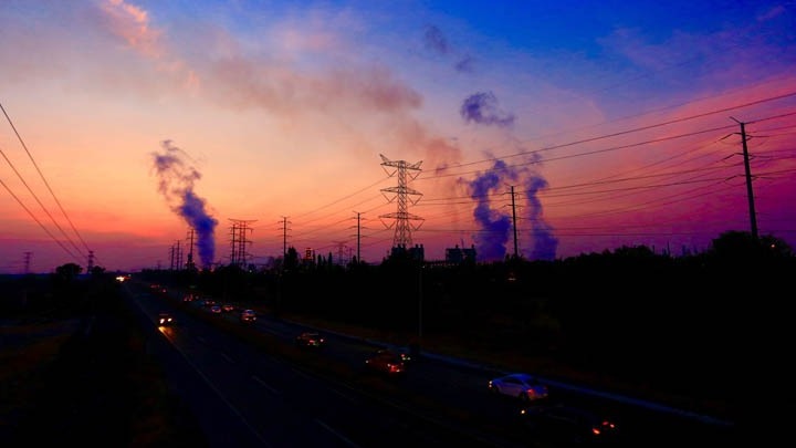 Η ρύπανση του αέρα συνδέεται με σχεδόν 6 εκατ. πρόωρους τοκετούς ετησίως στον κόσμο- Τι δείχνει μελέτη