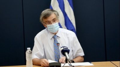 Επιστρέφει ο Σωτήρης Τσιόδρας. Έκτακτες ανακοινώσεις στη μια για τους εμβολιασμούς