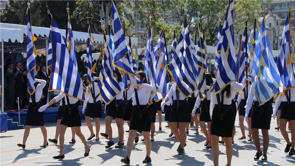 Πως θα γίνουν οι παρελάσεις για την 28η Οκτωβρίου σε Αθήνα και Θεσσαλονίκη