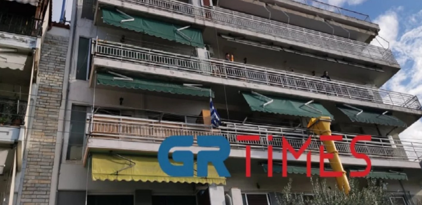 Πώς γλίτωσε το 4χρονο κοριτσάκι που έπεσε από τον 4ο όροφο πολυκατοικίας στη Θεσσαλονίκη