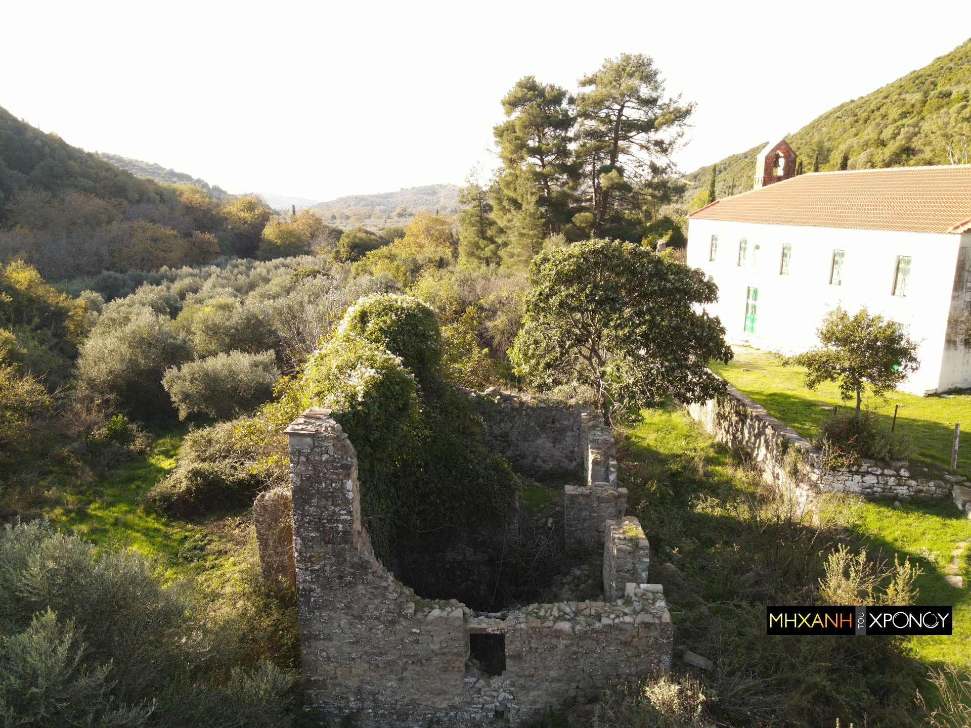 Παλιό Λουτρό, χωριό φάντασμα, ερείπια, σπίτια