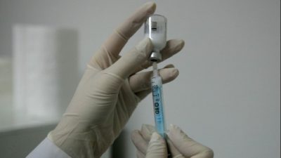 ΗΠΑ-Κορωνοϊός: Υποχρεωτικός εμβολιασμός ή τεστ μια φορά την εβδομάδα στον ιδιωτικό τομέα  μετά την Πρωτοχρονιά
