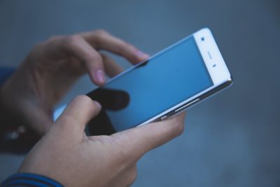 Συναγερμός για τις ηλεκτρονικές απάτες με παραπλανητικά sms και email. Τι πρέπει να προσέχουν οι πολίτες