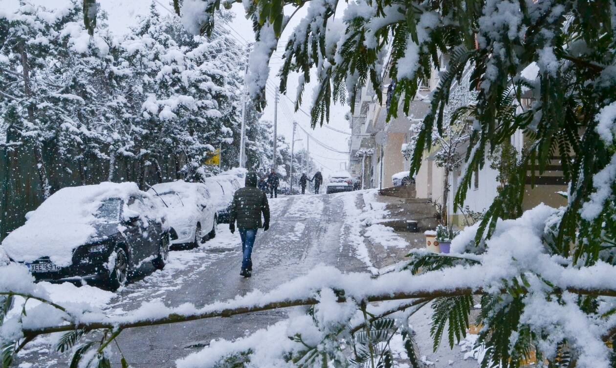 Σε εξέλιξη η κακοκαιρία “Κάρμελ” σε όλη τη χώρα με σφοδρές χιονοπτώσεις. Ποιοι δρόμοι είναι κλειστοί (χάρτες)