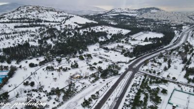 Εντυπωσιακές εικόνες από drone. Η επέλαση του χιονιά στο Άλσος Βεΐκου και στο λόφο της Φιλοθέης