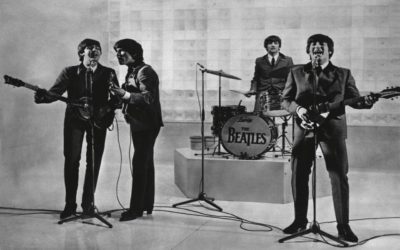 “Beatles”. Ο γιος του Τζον Λένον, βγάζει σε δημοπρασία τρεις κιθάρες του πατέρα του και σημειώσεις από το τραγούδι “Hey Jude”