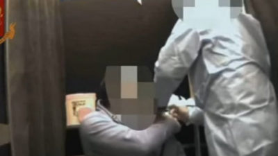 Ιταλία: Συνελήφθη νοσοκόμος που έκανε ψεύτικους εμβολιασμούς σε αρνητές- Έως 400 ευρώ η αμοιβή του (Βίντεο)