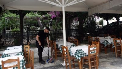 Χαλάρωση των μέτρων ανακοίνωσε ο υπουργός Υγείας Θάνος Πλεύρης- Με μουσική, χωρίς ωράριο και με καθήμενους η διασκέδαση