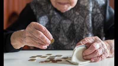 Ηλικιωμένη που έκλεψε τρόφιμα από το Lidl: «σκότωσα την αξιοπρέπειά μου, όλο αυτό είναι ανάξιο που έκανα» – Επίθεση του Ρουβίκωνα με βαριοπούλες στο κατάστημα