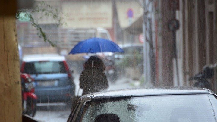 Η κακοκαιρία συνεχίζεται με ισχυρό παγετό, βροχές και χιόνια. Στους -9 βαθμούς η χαμηλότερη θερμοκρασία σήμερα