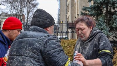 Πέντε νεκροί από ρωσικό βομβαρδισμό στον πύργο τηλεόρασης στο Κίεβο – “Ρωσία = βάρβαροι” δηλώνει το ουκρανικό ΥΠΕΞ