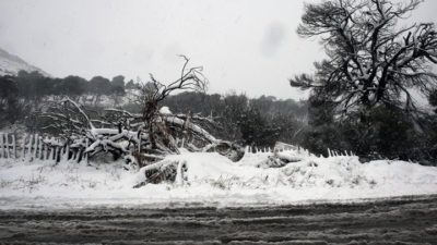 Τέταρτη ημέρα με χαμηλές θερμοκρασίες στη χώρα και τοπικές χιονοπτώσεις ακόμη και στην Αττική-Πότε αναμένεται βελτίωση