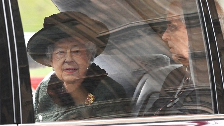 Φουντώνουν και πάλι οι φήμες για την υγεία της Βασίλισσας Ελισάβετ. Θα απουσιάζει από τελετή τη Μεγάλη Πέμπτη των Καθολικών