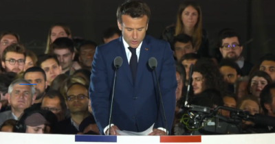 Επανεξελέγη ο Μακρόν με 58,5%, ανακοίνωσε το Υπουργείο Εσωτερικών της Γαλλίας. Επόμενο “στοίχημα” οι βουλευτικές εκλογές.