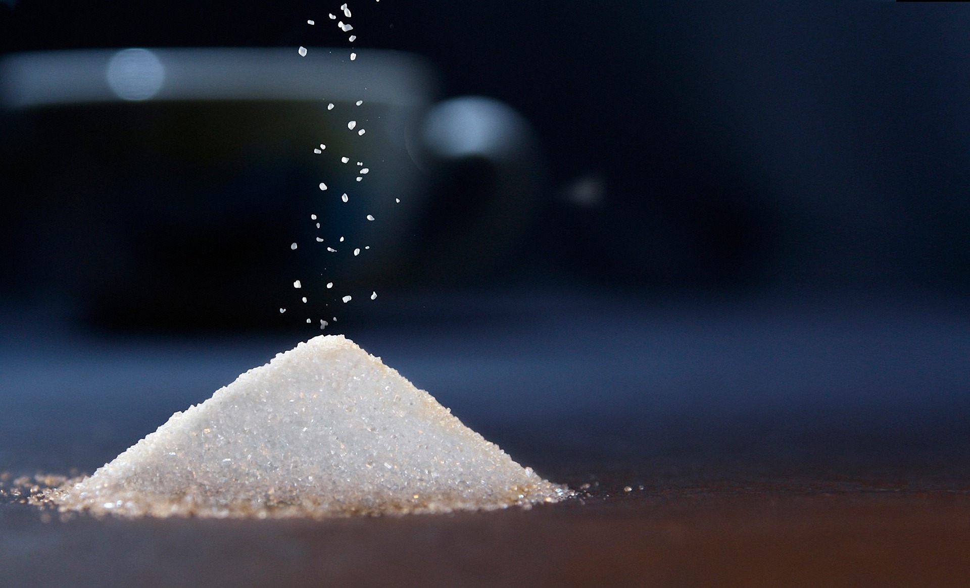 Την ζάχαρη πωλούσαν τα φαρμακεία ως είδος πολυτελείας. Η προέλευσή της και τα πρώτα εργοστάσια ζάχαρης στην Ελλάδα