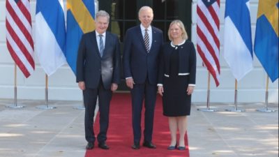 Φινλανδία και Σουηδία πληρούν “όλα τα κριτήρια” για να ενταχθούν στο ΝΑΤΟ, λέει ο Μπάιντεν