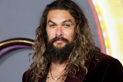 Jason Momoa. Αντιδράσεις θαυμαστών για τις φωτογραφίες στο παρεκκλήσι του Βατικανού. Η απάντηση του ηθοποιού