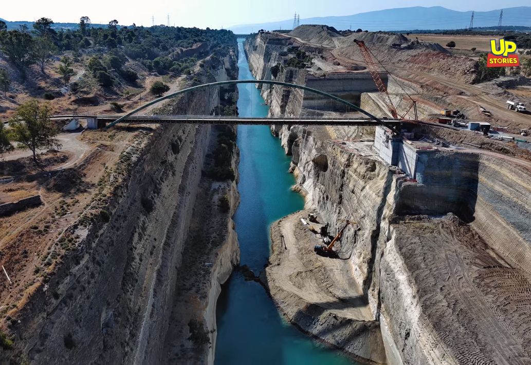 Εντυπωσιακές εικόνες από τις εργασίες διάνοιξης του Ισθμού της Κορίνθου. Γιατί μένει κλειστός εδώ και δύο χρόνια (drone)