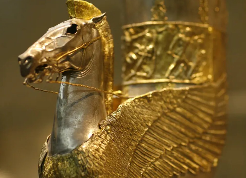 Οι Ρώσοι λεηλάτησαν το “χρυσό των Σκυθών” από τα μουσεία της Ουκρανίας. Ένας θησαυρός ανεκτίμητης αξίας, 2.300 ετών