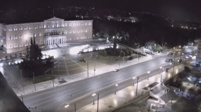 Θρίλερ στο Σύνταγμα. Άντρας σε αμόκ, ένοπλος απειλούσε να ανοίξει πυρ. Έλεγε ότι είναι άγγελος του Θεού