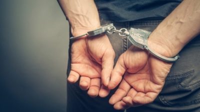 Συνελήφθη πρώην παίκτης ριάλιτι στη Ρόδο μετά από καταγγελία για βιασμό