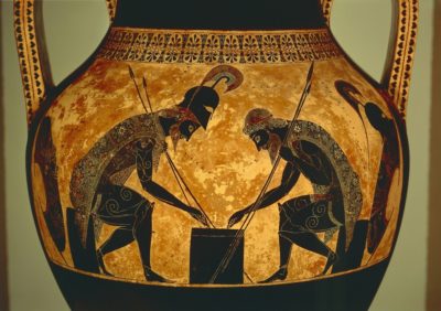 Άνδρας εισέβαλε σε μουσείο στο Ντάλας και άρχισε να σπάει αρχαία ελληνικά εκθέματα. Ζημιές άνω των 5 εκ. δολαρίων
