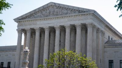 Το Ανώτατο Δικαστήριο στις ΗΠΑ ανέτρεψε απόφαση ορόσημο. Καταργείται το δικαίωμα στην άμβλωση