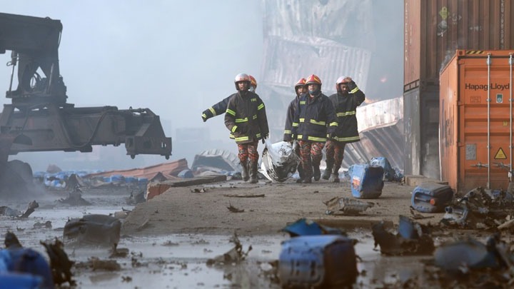 Μπαγκλαντές. Στους 38 οι νεκροί από πυρκαγιά σε αποθήκη εμπορευματοκιβωτίων. “Μπάλες φωτιάς έπεφταν σαν βροχή” περιγράφουν οι επιζώντες