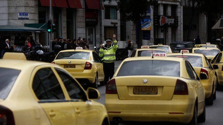 Αυξάνονται τα κόμιστρα των ταξί. Στα 4 ευρώ η ελάχιστη χρέωση- Αναμένονται επίσημες ανακοινώσεις