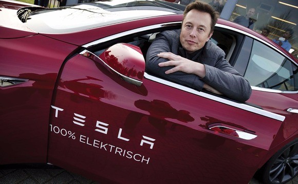 Ο Έλον Μάσκ ανακοίνωσε μαζικές απολύσεις στην Tesla. Έχει πολύ κακό προαίσθημα για την οικονομία
