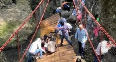 Κρεμαστή γέφυρα στο Μεξικό κατάρρευσε την ημέρα των εγκαινίων. Πάνω από 20 τραυματίες (βίντεο)