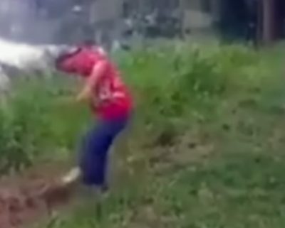 Κροκόδειλος άρπαξε από το πόδι μεθυσμένο που του πετούσε πέτρες σε λίμνη στο Μεξικό (Βίντεο)