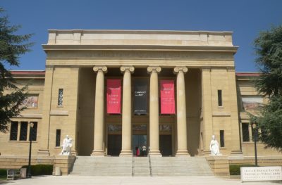 Ποιο διάσημο μουσείο της Αμερικής είναι πιστό αντίγραφο του Εθνικού Αρχαιολογικού στην Αθήνα. Η σχέση του με ένα 15χρονο αγόρι που πέθανε