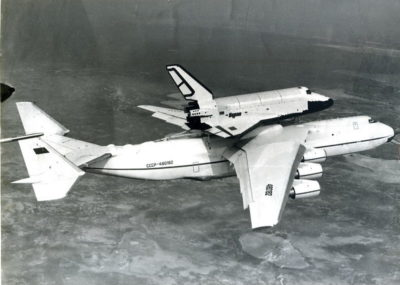 Όλεγκ Αντόνωφ, το παιδί που σχεδίαζε χαρταετούς. Δημιούργησε το μεγαλύτερο αεροσκάφος του κόσμου. Γιατί το έλεγαν “Μαύρη Τουλίπα”