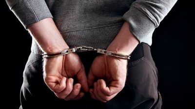 Αστυνομικός συνελήφθη για ασέλγεια σε βάρος 14χρονης. Επιχειρούσε να την παρασύρει και σε πορνογραφικές παραστάσεις