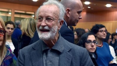 Πέθανε ο εμβληματικός δημοσιογράφος και «δημιουργός» της La Repubblica Εουτζένιο Σκάλφαρι
