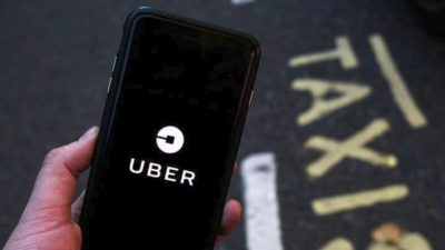 Η Uber φέρεται να χρησιμοποίησε βίαιες μεθόδους για να επιβληθεί στην αγορά. Αποκαλύψεις για εμπλοκή Μακρόν