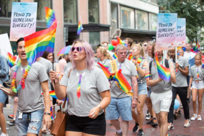 “Το EuroPride στο Βελιγράδι ακυρώνεται”, ανακοίνωσε ο πρόεδρος της Σερβίας. “Θα γίνει κανονικά”, απαντούν οι διοργανωτές