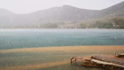 Εξασθενεί σταδιακά από αύριο η κακοκαιρία. Που αναμένονται βροχές και καταιγίδες