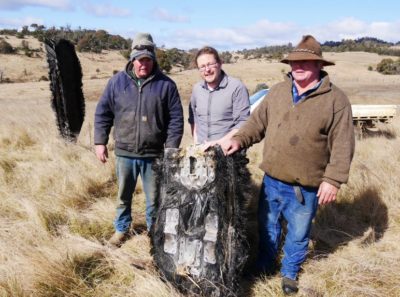 Αγρότης στην Αυστραλία ανακάλυψε διαστημικό σκουπίδι. “Θύμιζε καμένο δέντρο και από κοντά εξωγήινο οβελίσκο”
