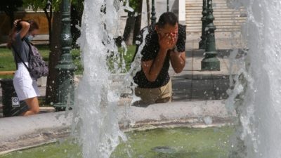 Η θερμότερη μέρα από ψηλά. 60 °C στο οδόστρωμα και 70 στις ταράτσες. Δείτε που χτύπησε κόκκινο η θερμική κάμερα (drone)