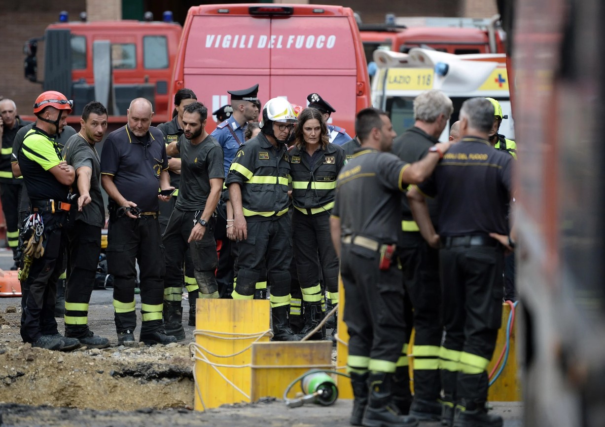 Ρώμη. Ετοίμαζε ριφιφί σε τράπεζα και θάφτηκε μέσα στη σήραγγα που έσκαβε. Νοσηλεύεται σε κρίσιμη κατάσταση